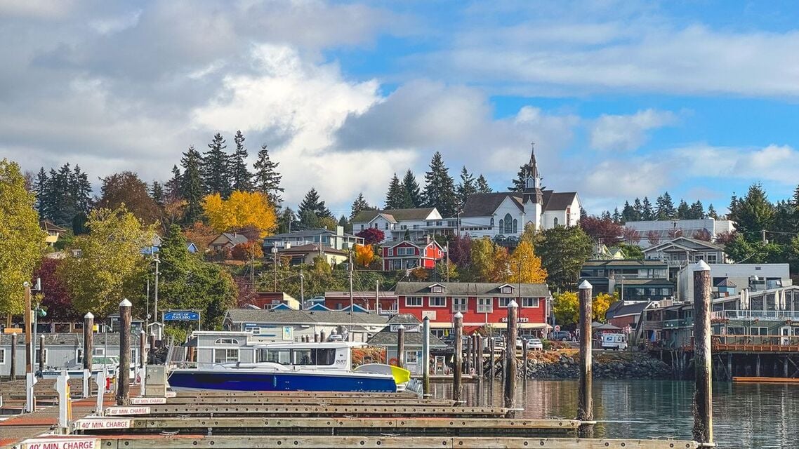 The Complete Guide to Lawn Care in Poulsbo, WA: Tips for a Healthy, Beautiful Yard