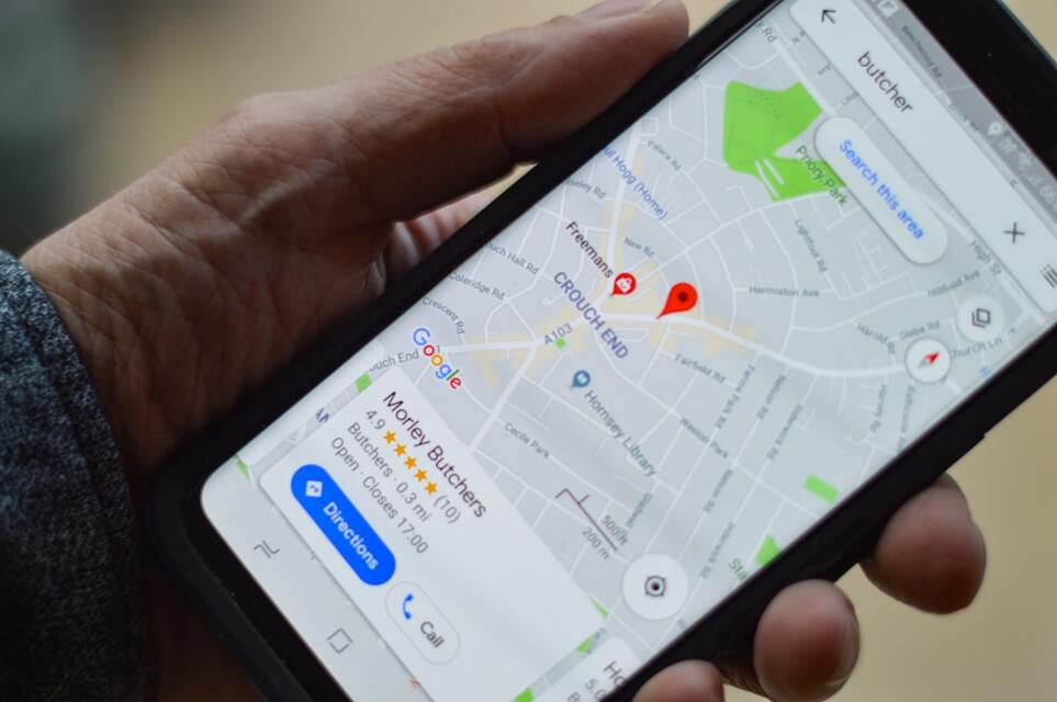 What Is the Google Local Guide Program & How Lawn Care Companies Can Win in 2025